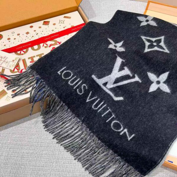 LOUIS VUITTON REYKJAVIK Classic scarf