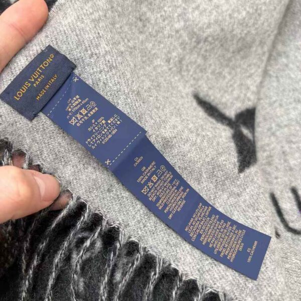 LOUIS VUITTON REYKJAVIK Classic scarf