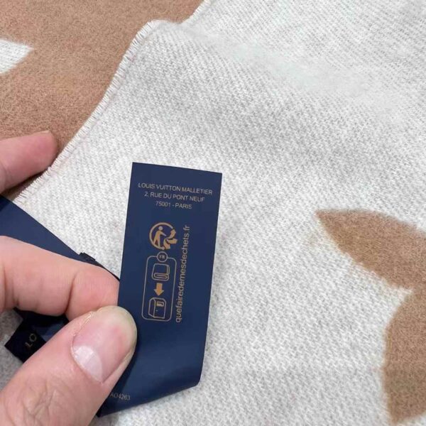 LOUIS VUITTON REYKJAVIK Classic scarf