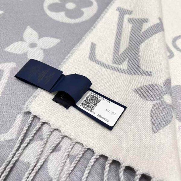 LOUIS VUITTON ESSENTIAL scarf