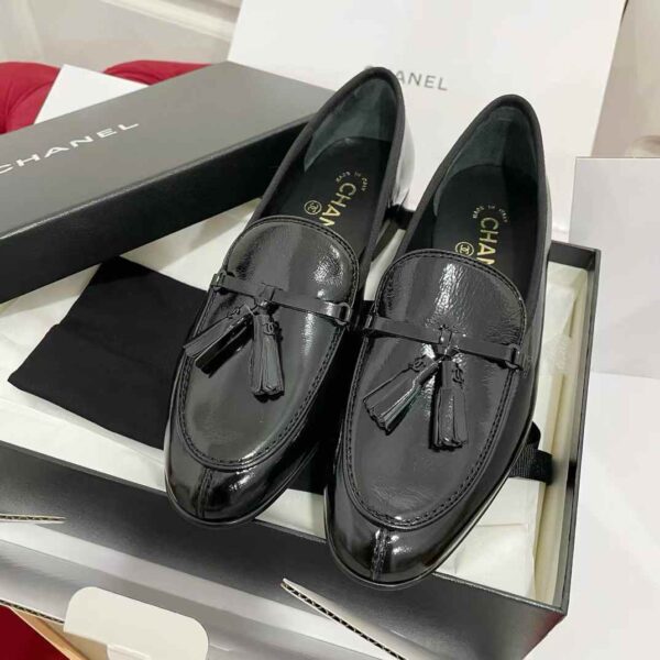 CHANEL Casual leather shoes