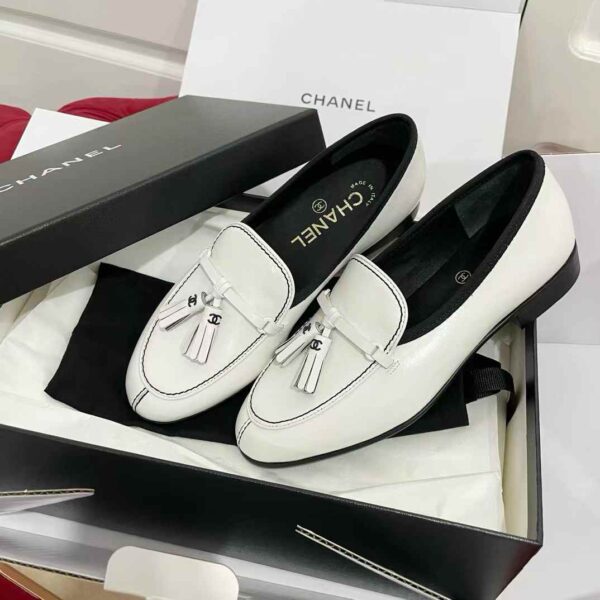 CHANEL Casual leather shoes