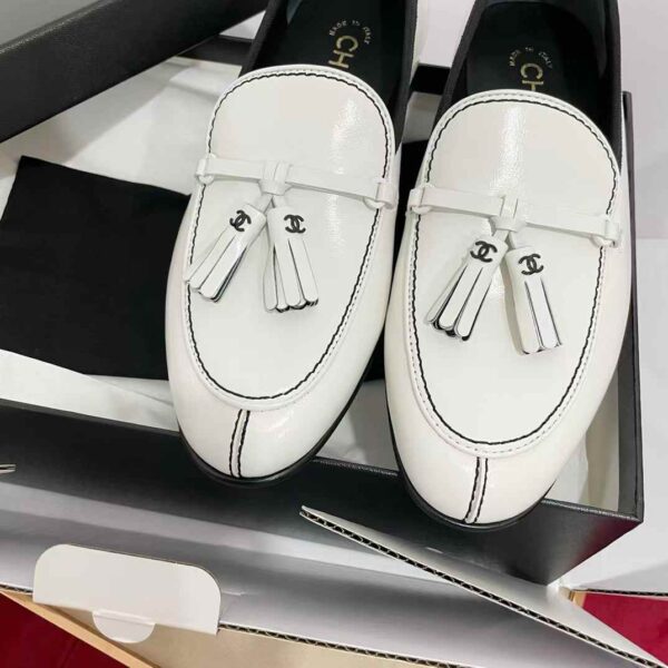 CHANEL Casual leather shoes