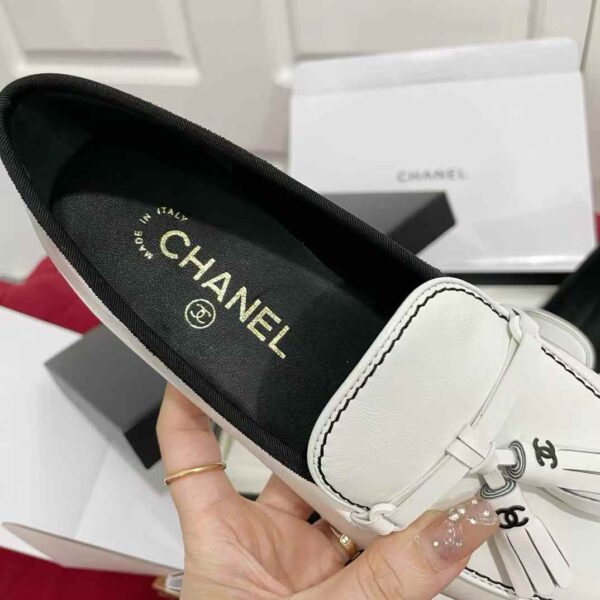 CHANEL Casual leather shoes