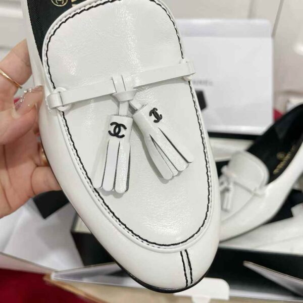 CHANEL Casual leather shoes