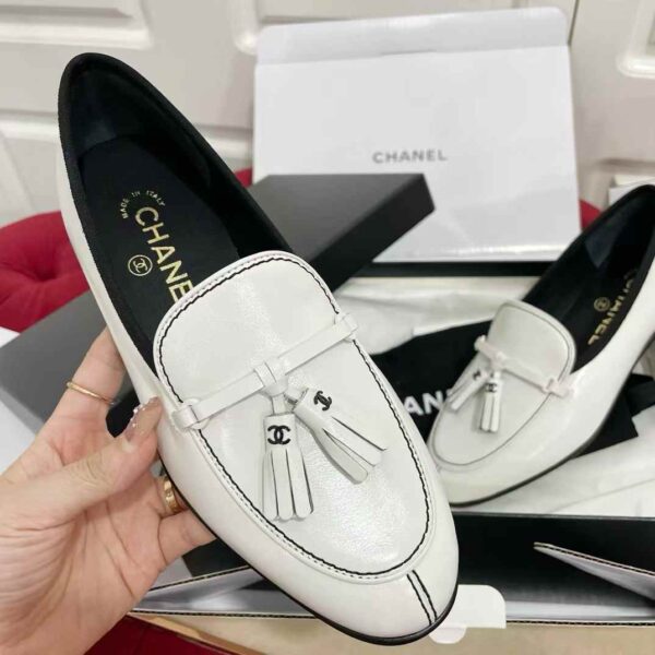 CHANEL Casual leather shoes