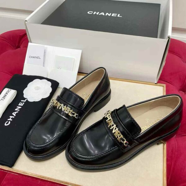 CHANEL Casual leather shoes