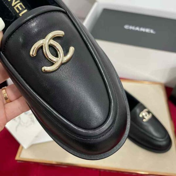 CHANEL 24K TEDDY Leather shoes