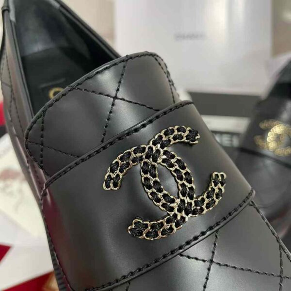 CHANEL 24B ARRIVALS Leather shoes