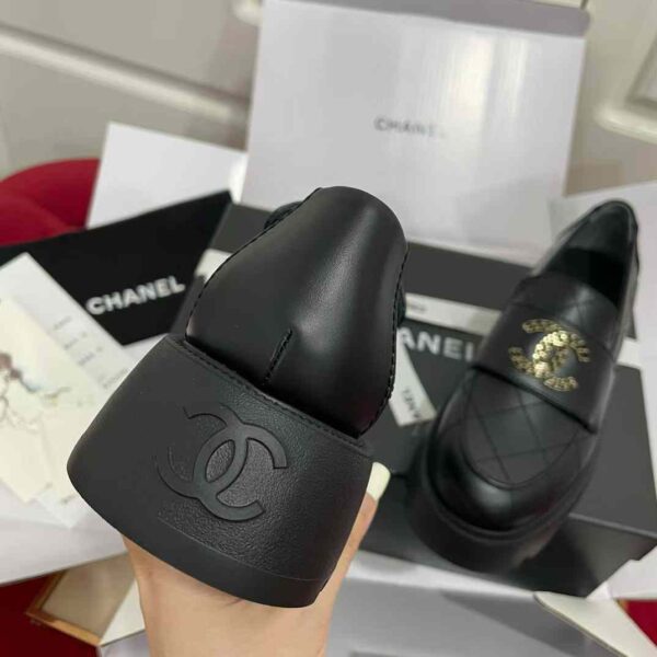 CHANEL 24B ARRIVALS Leather shoes