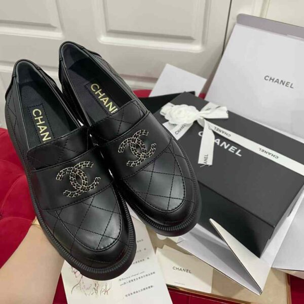 CHANEL 24B ARRIVALS Leather shoes