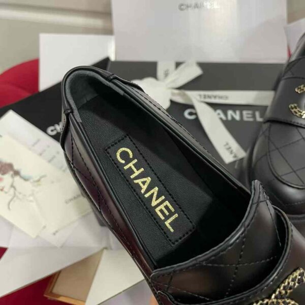 CHANEL 24B ARRIVALS Leather shoes