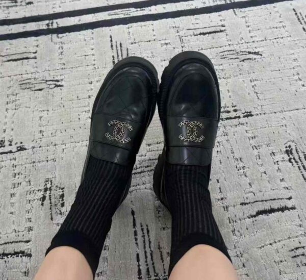 CHANEL 24B ARRIVALS Leather shoes