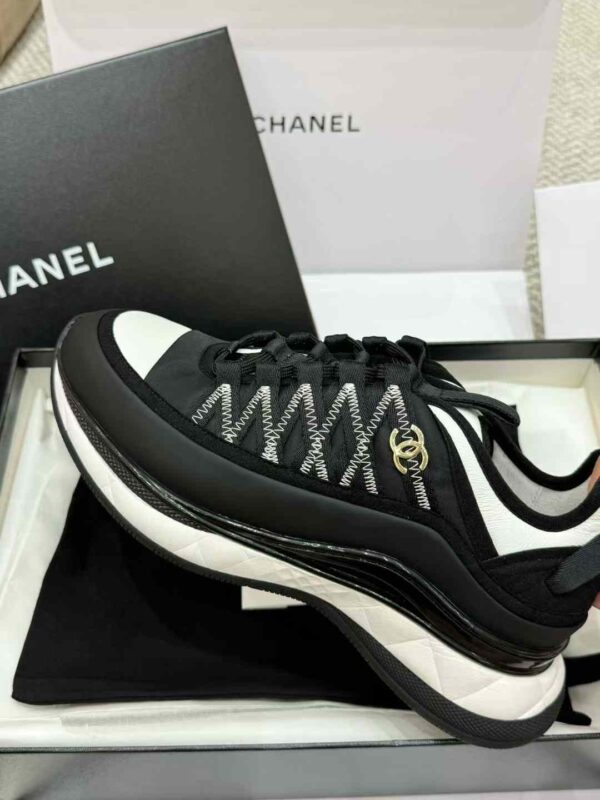 CHANEL Sneakers