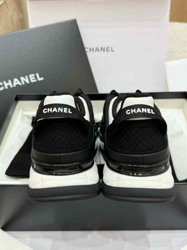 CHANEL Sneakers