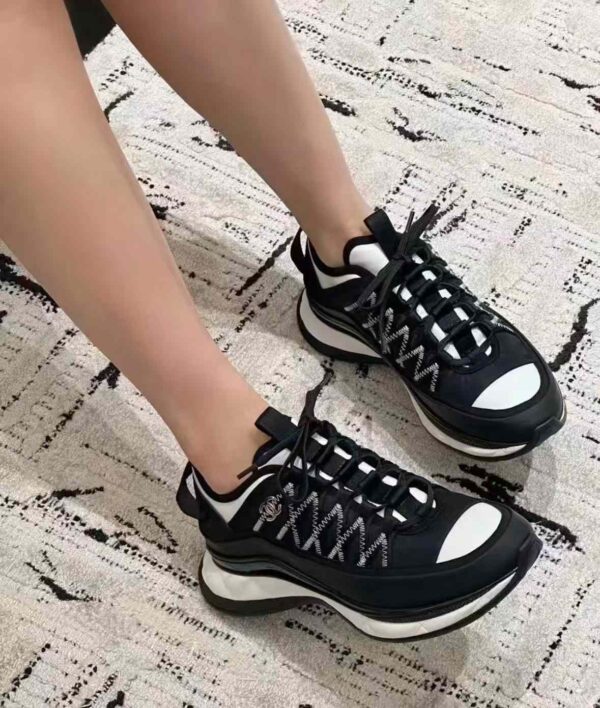 CHANEL Sneakers