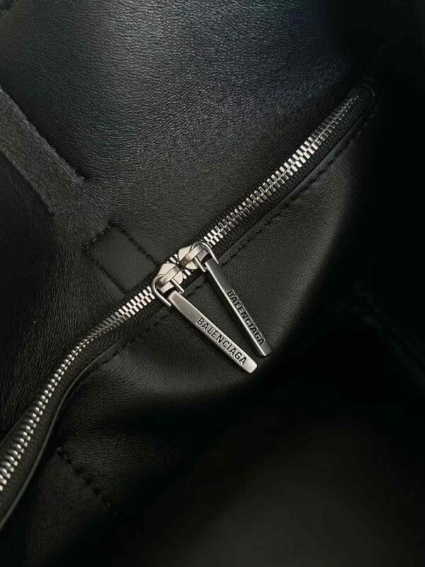 BALENCIAGA LEL AIR BAG