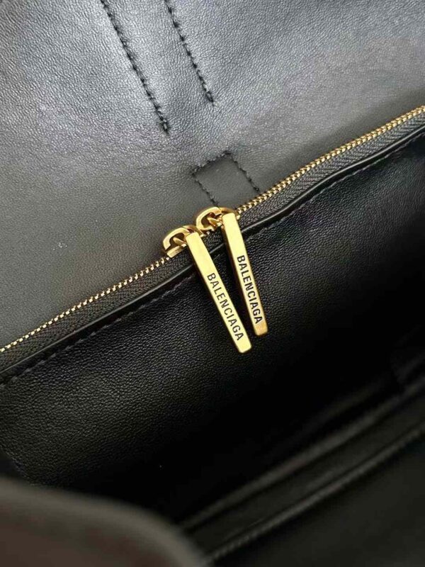 BALENCIAGA LEL AIR BAG