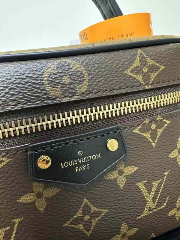 LV VANITY CHAIN POUCH M47125