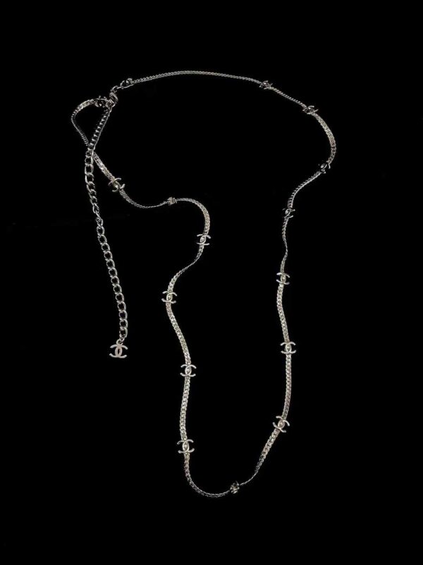 CHANEL Long necklace