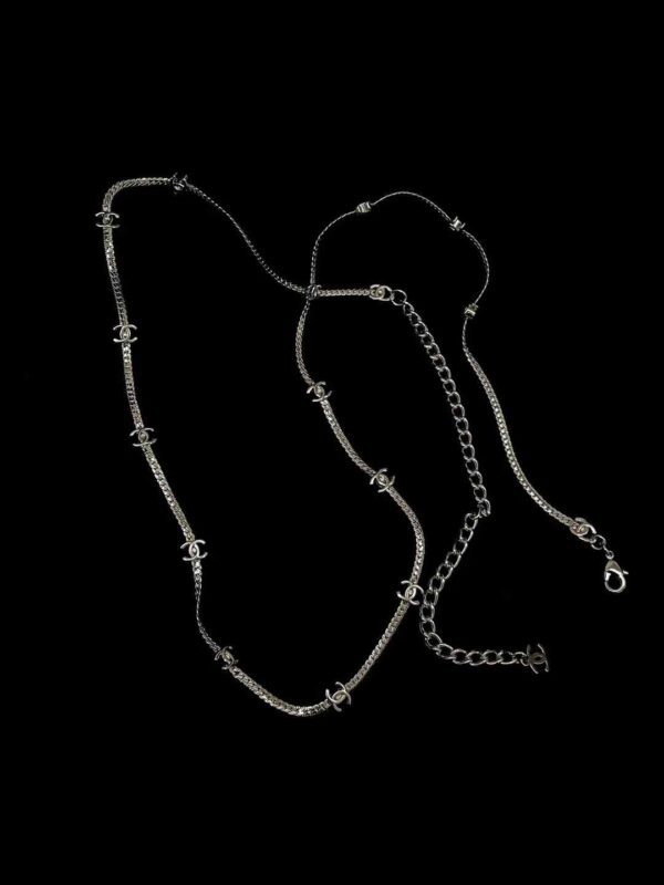 CHANEL Long necklace