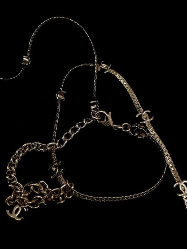 CHANEL Long necklace