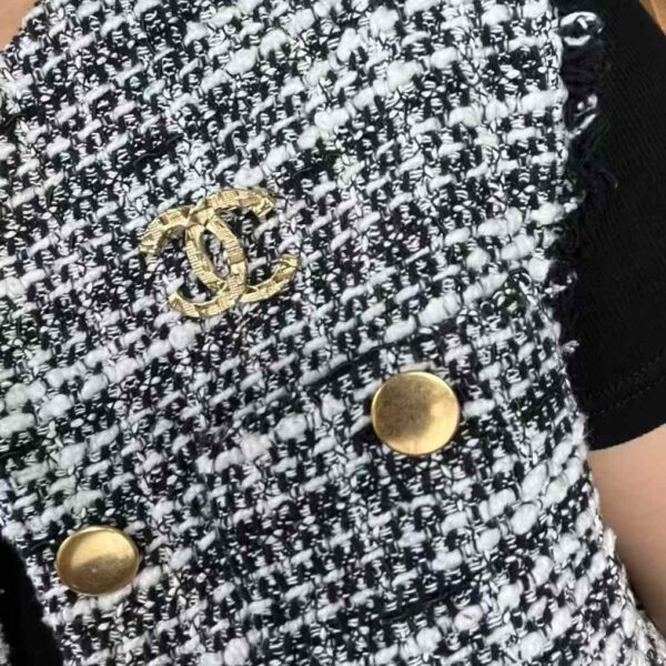 CHANEL Brooch