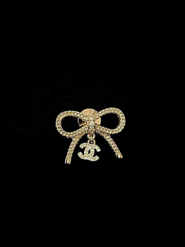 CHANEL Brooch