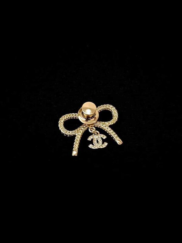 CHANEL Brooch