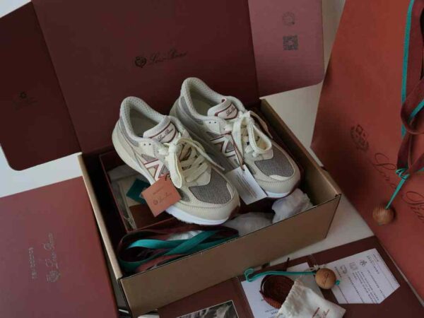 LORO PIANA NEW BALANCE 990V6 Sneakers
