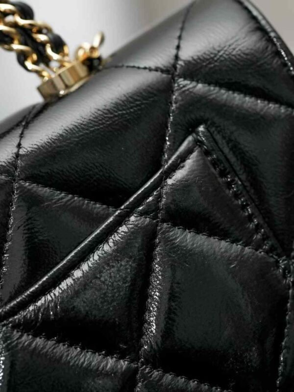CHANEL Chain wallet