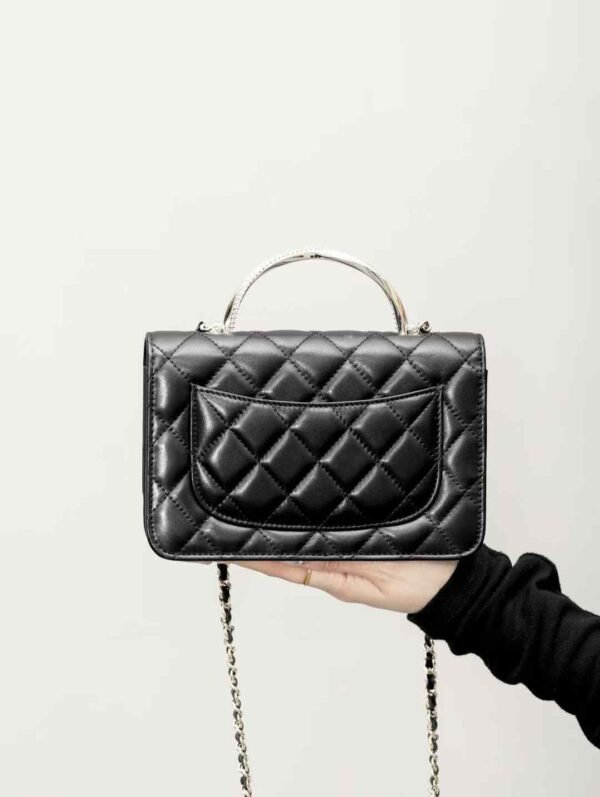 CHANEL Chain wallet