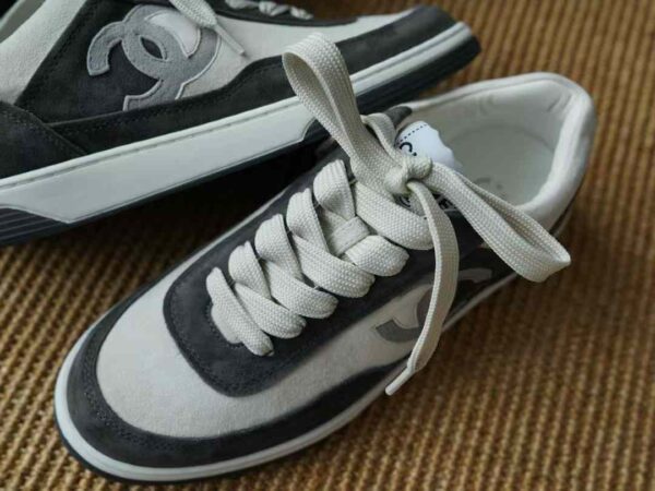 CHANEL Sneakers