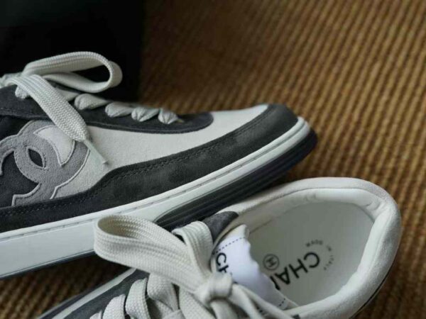 CHANEL Sneakers