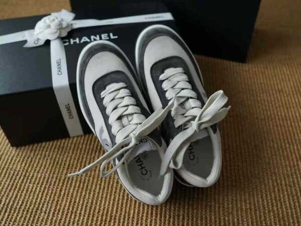 CHANEL Sneakers