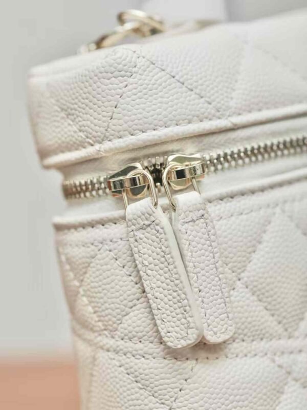 CHANEL Long Vanity with Chain