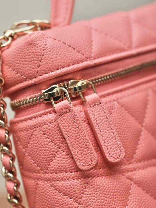 CHANEL Long Vanity with Chain