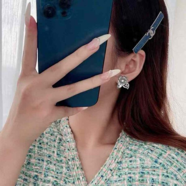 CHANEL Hairpin