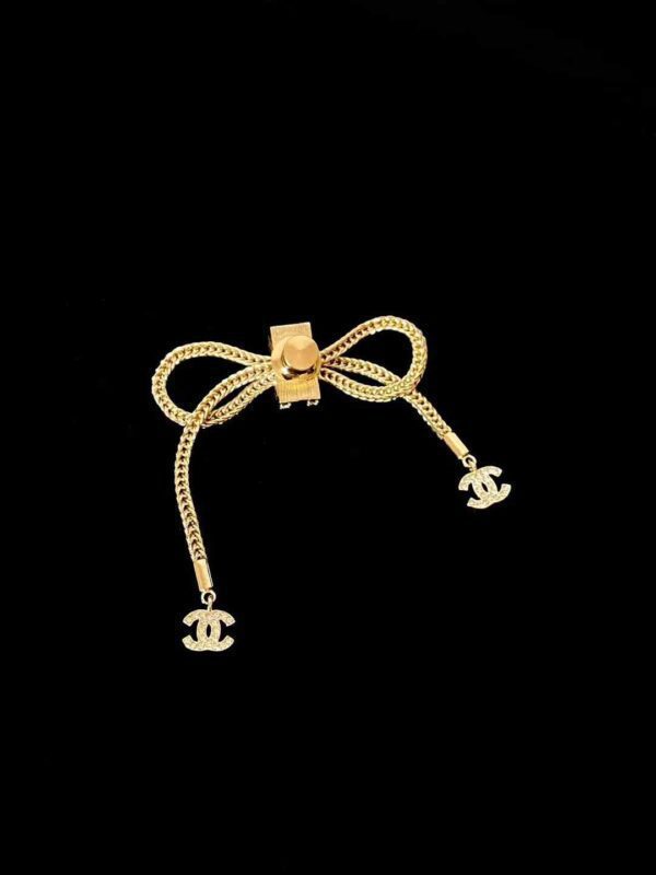 CHANEL Brooch