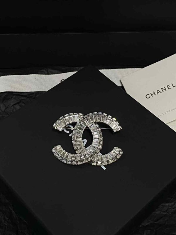 CHANEL Brooch