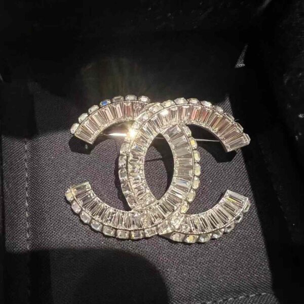 CHANEL Brooch