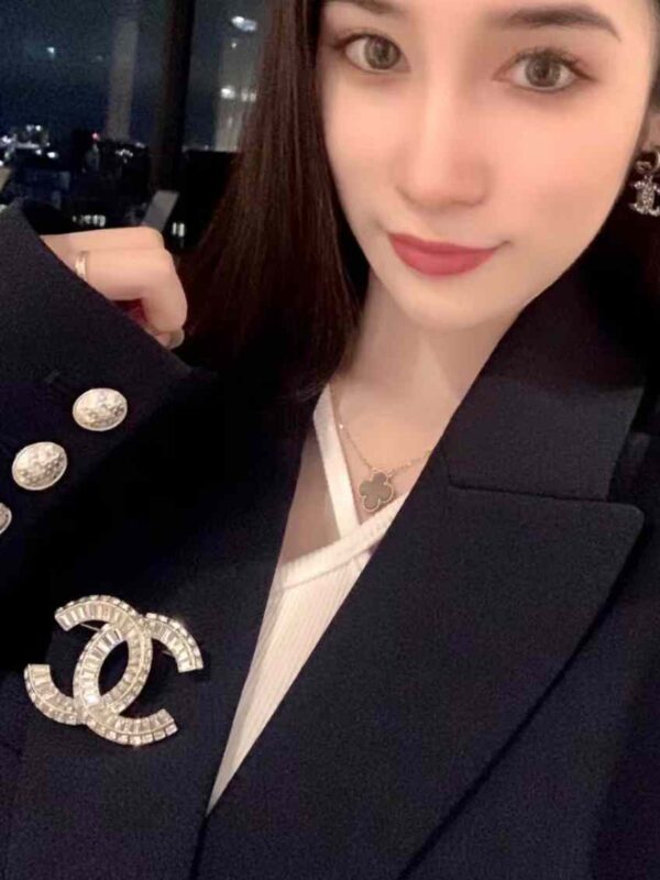 CHANEL Brooch