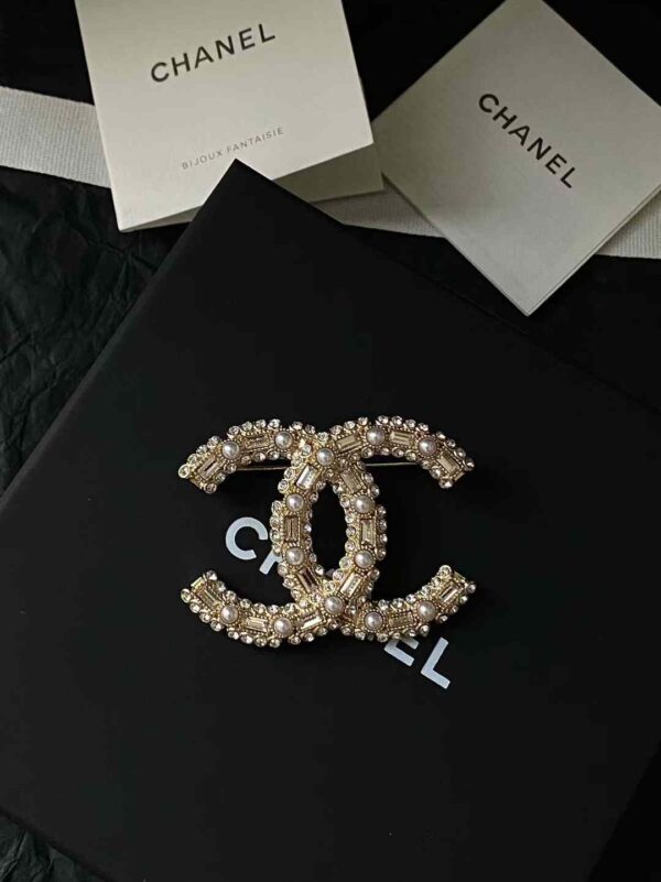 CHANEL Brooch