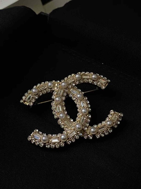 CHANEL Brooch