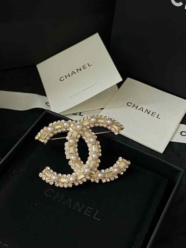 CHANEL Brooch