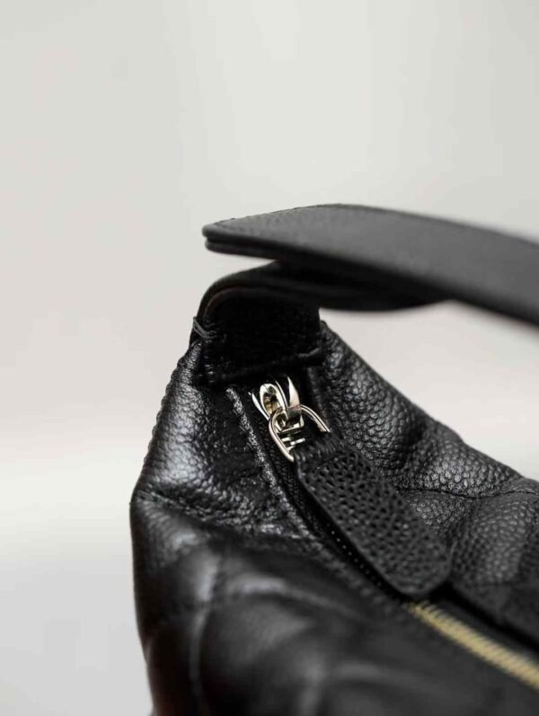 CHANEL 25C  hand bag