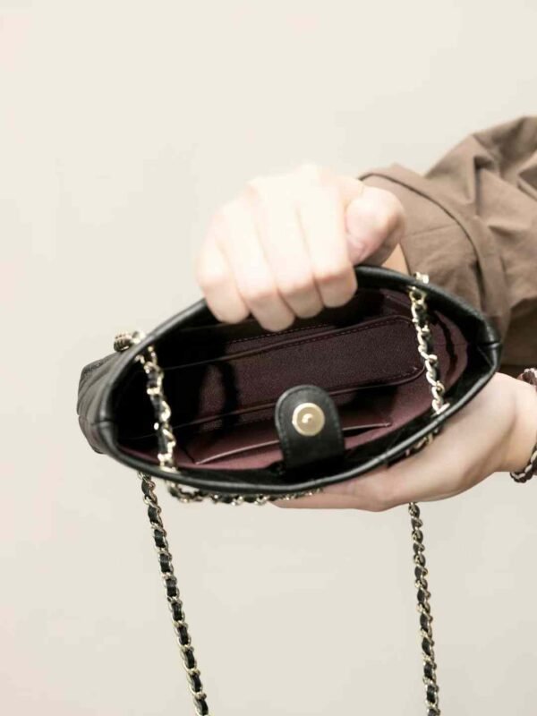 CHANEL MINI SHOPPING BAG