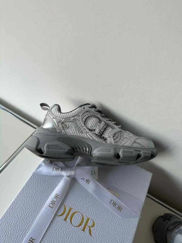 DIOR Chrono Sneakers