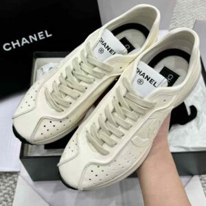 CHANEL 25C Sneakers