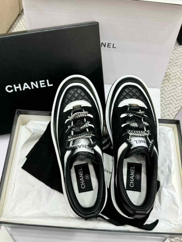 CHANEL 25C Sneakers